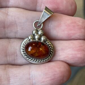Vintage Oval Baltic Amber 925 Sterling Silver Pendant East West Cabochon Set 5g